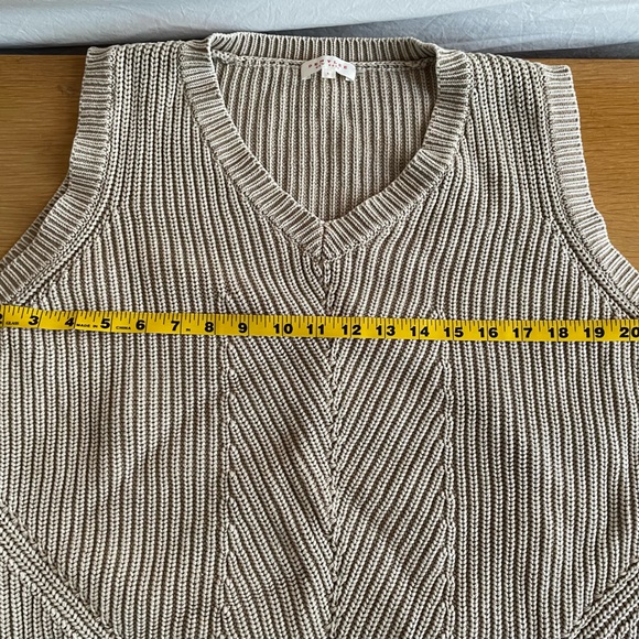 Cotton, cream/tan sweater vest, large - Picture 4 of 6